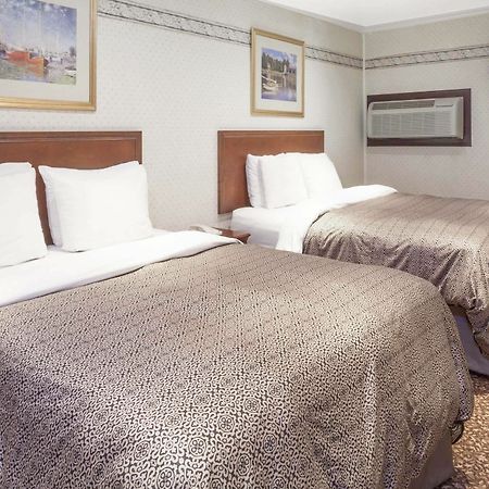 Knights Inn Kingston Zewnętrze zdjęcie