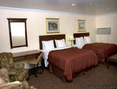 Knights Inn Kingston Zewnętrze zdjęcie
